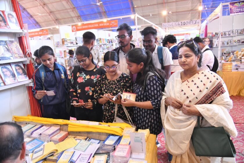 Lucknow Book Fair, Ravindralay Charbagh, book lovers, Indian art, sculpture, painting, architecture, dance, music, temples, palaces, symbolism, diversity, free entry, book discounts, Indian Art Publications, Indian aesthetics, Rajasthani miniatures, Harappan art, ancient inscriptions, Basohli paintings, Shubhi Publications, Indian Theatre Traditions, Vanishing Temple Art, classical dance forms, Kathak, Odissi, Bharatanatyam, Jai Book stall, Yankel Ginzburg, Angel Book stall, Rajkamal Publications, yoga, naturopathy, Reiki healing, Dr. Kamal Kishore, energy healing, book launch, Dr. Premswaroop Srivastava, Stairs to Heaven, Shivpal Sanwaria, environmental awareness, Prithvi Innovation, poetry collection, Kamlesh Tripathi, Rhythm in Poems, Pranita Lele, Tiny Twisted Yarns and Verse, Jyotsna Kaur Habibullah, Farida Jalees, Ranu Uniyal, Anand Vardhan Singh, literary figures, Ghazal recital, Sahityakar Sansad, Naman Publications, poetry session, Ramprakash Bekhud, Shobha Dixit Bhavana, Muneer Nazar, Abhishek Sahaj, Dr. Suresh, Munendra, Revant, organ donation, PGI, State Organ and Tissue Transplant Organization, health camp, literature, cultural activities, social awareness.