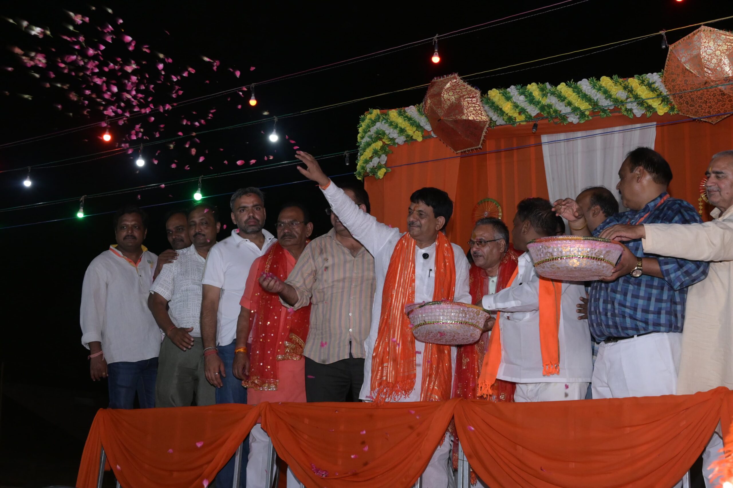 kapil dev agarwal, kanwar yatra, purkaji border, muzaffarnagar, shiv devotees, bol bam, flower petals, sanatan tradition, yogi adityanath, free meals, medical aid, rest facilities, kanwar seva camp, up government, pilgrim safety, traffic control, water supply, medical response teams, cleanliness drive, shiv bhakts, public representatives, volunteers, hindu pilgrimage, religious hospitality, spiritual atmosphere, administrative preparedness, Minister Kapil Dev Agarwal
