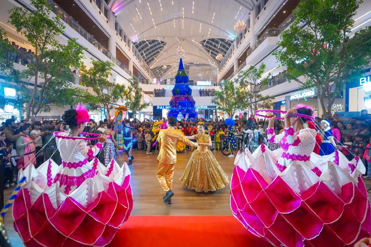 Lulu Mall Lucknow, Lulu Season of Smiles, Lulu Mall New Year celebration, Lulu Mall festive celebrations, New Year events in Lucknow, Lulu Mall live performances, Lucknow mall events, Lulu Mall cultural events, Lulu Mall Christmas New Year, Lulu Mall Lucknow festivities, Shopping festival at Lulu Mall, Lulu Mall entertainment events, Family events in Lucknow, Lucknow New Year shopping, Lulu Mall offers season, Lulu Mall holiday celebrations, Live music at Lulu Mall Lucknow, Lulu Mall crowd New Year, Best malls in Lucknow, Lucknow festive shopping destination, Lulu Mall special events, New Year countdown Lucknow mall, Lulu Mall attraction Lucknow, Weekend events in Lucknow, Lulu Mall festive season