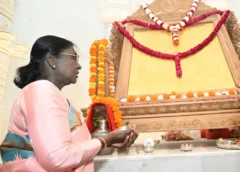 President Murmu Installs Shri Ram Yantra at Ayodhya Temple Amid Grand Navratri Celebrations