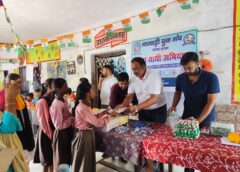 Marwari Yuva Manch Distributes Educational Materials to 140 Children Under ‘Shiksha Saathi Abhiyan’