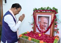 Keshav Prasad Maurya Pays Tribute to Mahatma Gandhi and Lal Bahadur Shastri